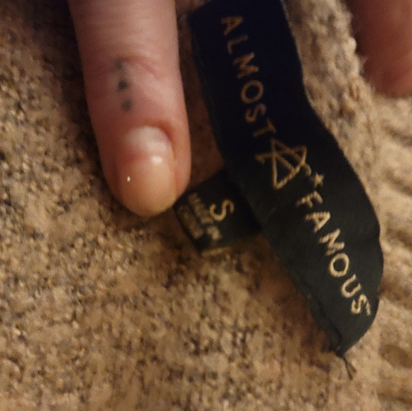 Almost Famous Cowl or Off Shoulder Sweater - Picture 6 of 6